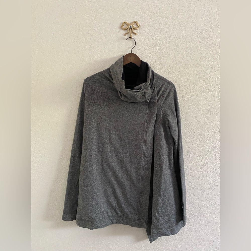 Lululemon Savasana Wrap Womens Sz 6 Gray Yoga Athleisure Athletica Jacket